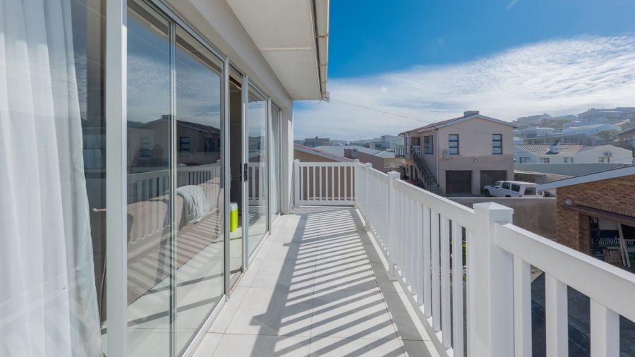 7 Bedroom Property for Sale in Struisbaai Western Cape